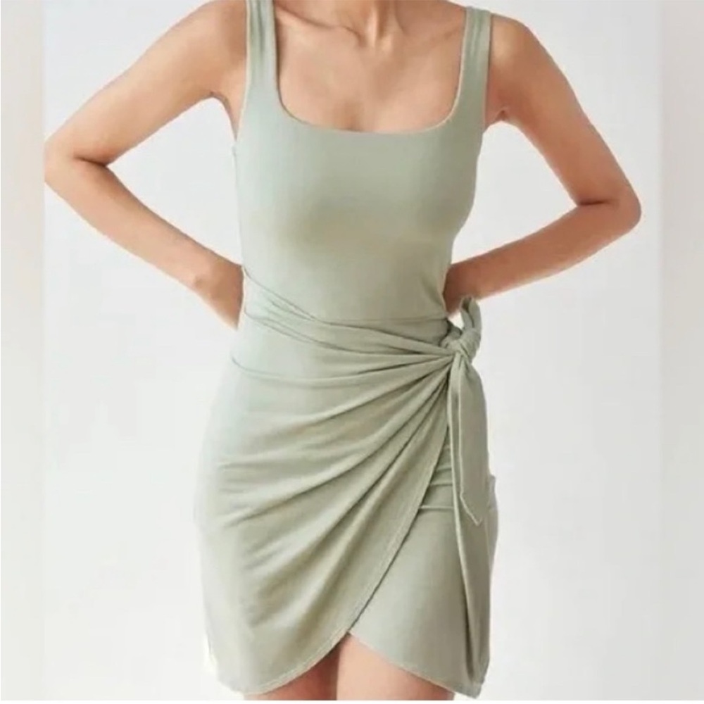 Aritzia Wilfred Saturn mini wrap dress - Dusky green XS